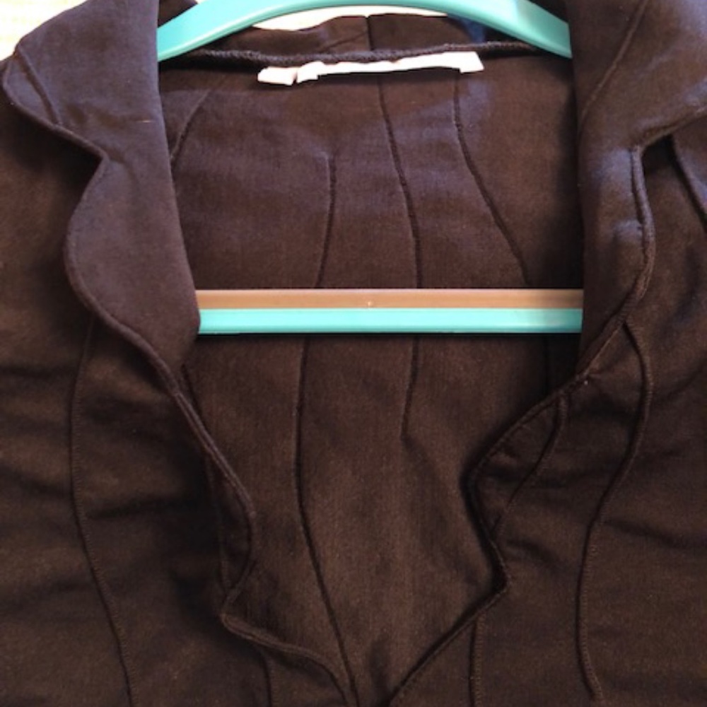 Rayure black form-fitting top, decorative buttons - Picture 2 of 7